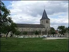 Voici l'église Notre-Dame de Talant. Commune bourguignonne, elle se situe dans le département ...