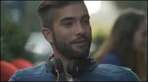 Complétez les paroles de "Andalouse" : Ton corps ondule, déjà mes pensées .. ...........