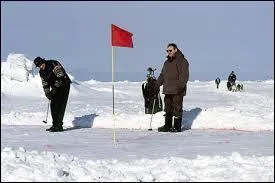 Le principe est le même que pour le golf. Avez-vous trouvé le nom de ce sport ?