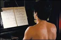 Dans le film "De battre mon cur s'est arrêté" réalisé par Jacques Audiard en 2005, quel acteur joue le rôle de Tom, un agent immobilier véreux qui, suite à une rencontre fortuite, voit renaître son espoir de devenir pianiste ?