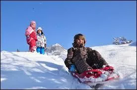 Donnez le nom du vent chaud qui a provoqu&eacute; le report de plusieurs dizaines d'&eacute;preuves.