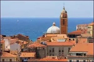 Il y naquit en 1769.