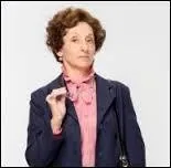 Comment s'appelle la professeur de français ?