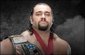 Quel est le poids de Rusev ?