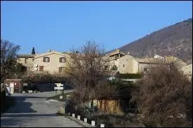 Nous partons à la découverte de L'Hospitalet. Peuplé de 89 habitants, ce petit village de l'arrondissement de Forcalquier se situe en région ...