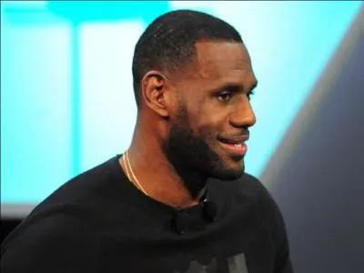 Qui est ce basketteur américain ?