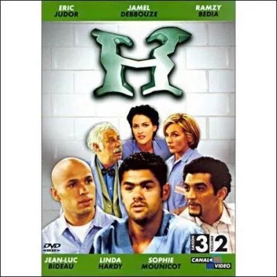 Qui joue le rôle du standardiste dans la série H ?