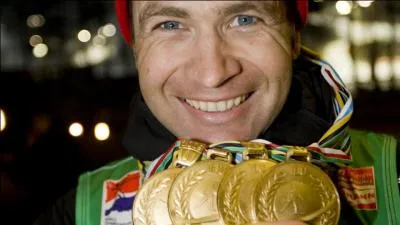 De quelle nationalit&eacute; sont les 3 sportifs les plus m&eacute;daill&eacute;s ?