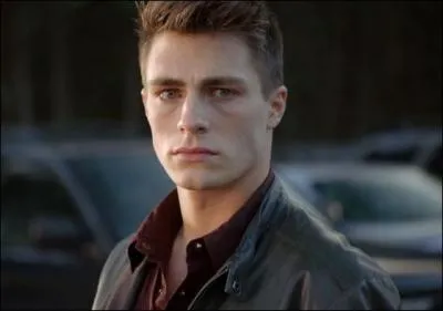 Qui est cet autre jeune homme ?