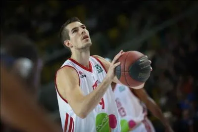 Qui est ce joueur de la SIG ?