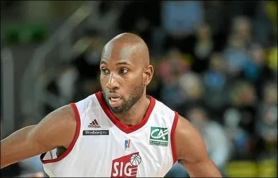 Qui est ce joueur de la SIG ?