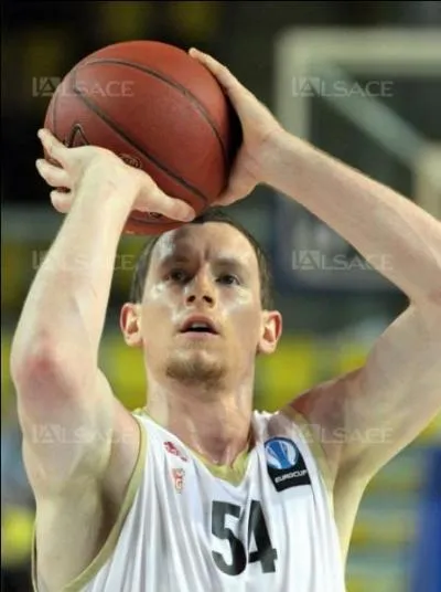 Qui est ce joueur de la SIG ?