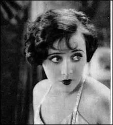 Son créateur s'est inspiré de deux personnes populaires (américaines) de l'époque. L'une était chanteuse et l'autre actrice.