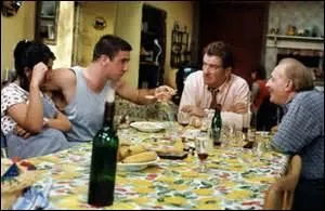 Quel est ce film réalisé par Étienne Chatiliez en 1995 avec, entre autres, Michel Serrault, Eddy Mitchell et Sabine Azéma ?