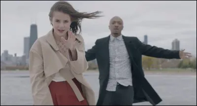 Quel le titre de la chanson chantée en duo par Soprano et Marina Kaye, dont l'image ci-contre est extraite du clip ?