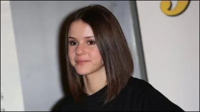 A quel âge commence-t-elle à poster des vidéos de reprises sur Youtube ?