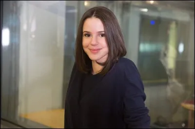 De quel chanteur, Marina Kaye assure-t-elle les premières parties de certaines représentations lors de sa tournée "Vieillir ensemble" ?