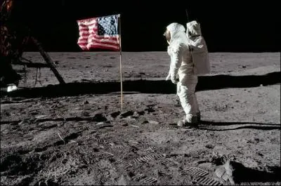 Sur la Lune, l'empreinte des pas de Neil Amstrong est encore visible.