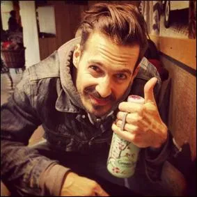 Comment s'appelle son frère ?