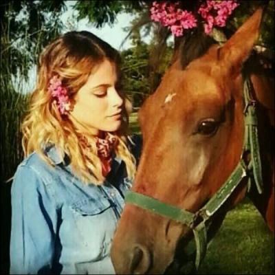 Dans la saison 3, Violetta aimera l'équitation :