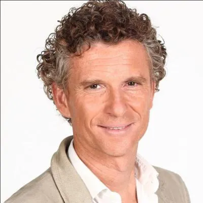 Qui est le présentateur ?