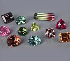 Parmi ces mots, lequel désigne certaines pierres ?