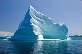 Combien de pourcentages d'un iceberg se situent sous l'océan ?