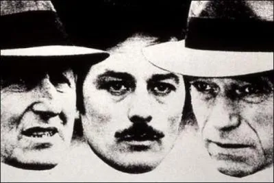 Qu'est ce qui est rouge dans le film de Melville réunissant Delon et Bourvil ?