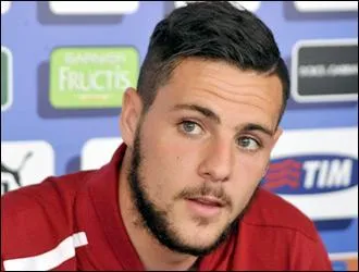 Quel est ce joueur de foot ?