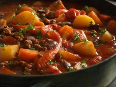 Lequel de ces ingrédients entre souvent dans la composition du chili con carne ?