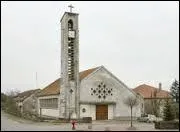 Petit village lorrain du Pays du Saulnois, dans l'arrondissement de Château-Salins, Bezange-la-Petite se situe dans le département ...