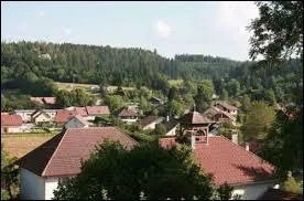 Village franc-comtois, Thiébouhans se situe dans le département ...