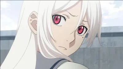 Je suis une lycéenne possédant des pouvoirs d'Esper et je peux traverser n'importe quelle matière. Je suis...