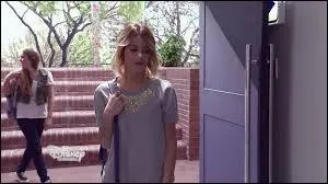 De qui Clément tombe-t-il amoureux (au début) ?