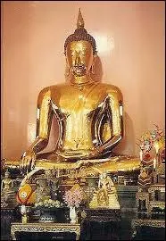 Dans quel pays d'Asie du Sud-Est se situe le "Bouddha d'or", statue en or la plus massive au monde ?