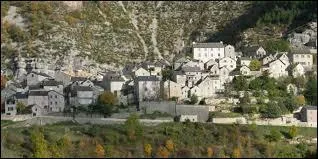 La commune Lozérienne de Montbrun se situe en région ...