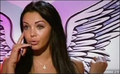 Quel âge a Nabilla en juin 2015 ?