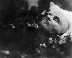 En quelle année Lénine est-il mort ?