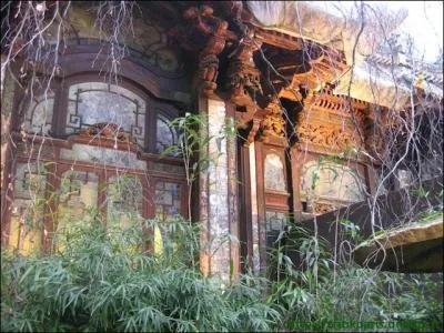 1895 - Où trouver à Paris cette authentique pagode importée pièce par pièce du Japon, agrémentée d'un jardin exotique japonais et classée aux monuments historiques depuis 1990 ?