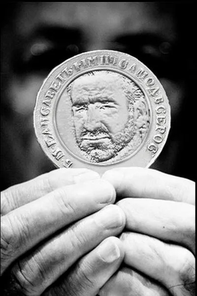 Quel footballeur, né à Marseille, a gagné 4 titres de champion avec Manchester United dans les années 1990 ?