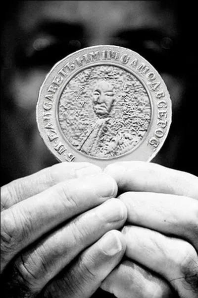 De quel roi de France, Anne d'Autriche était-elle la mère ?