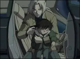 (Ne pas tenir compte des films) Quel est le seul membre de l'Organisation qui connaisse la véritable identité de Conan ?