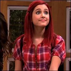 Quel rôle interprétait Ariana dans "Victorious et Sam & Cat" ?