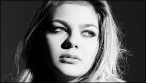 Pourquoi a-t-elle appelé son album "Chambre 12" ?