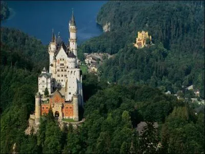 Laquelle de ces propositions porte le nom d'un massif forestier rhénan ?