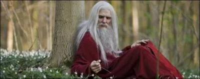 Comment l'armée de Camelot (600 soldats ou plus) va-t-elle affronter une armée de 4000 soldats ?