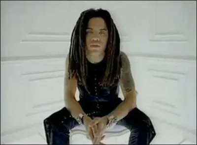 Avec quel chanteur a-t-il collaboré sur la chanson "Believe" en 1993 ?