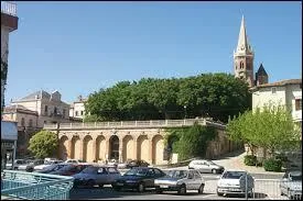 Ville Tarnaise, Puylaurens se situe en région ...
