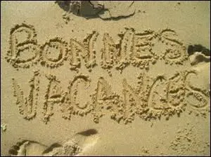 Quel mot de la famille du mot "été" utilise-t-on pour désigner une personne qui passe se vacances d'été dans un lieu de villégiature ?