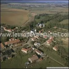Village lorrain de l'arrondissement de Nancy, Clémery se situe dans le département ...